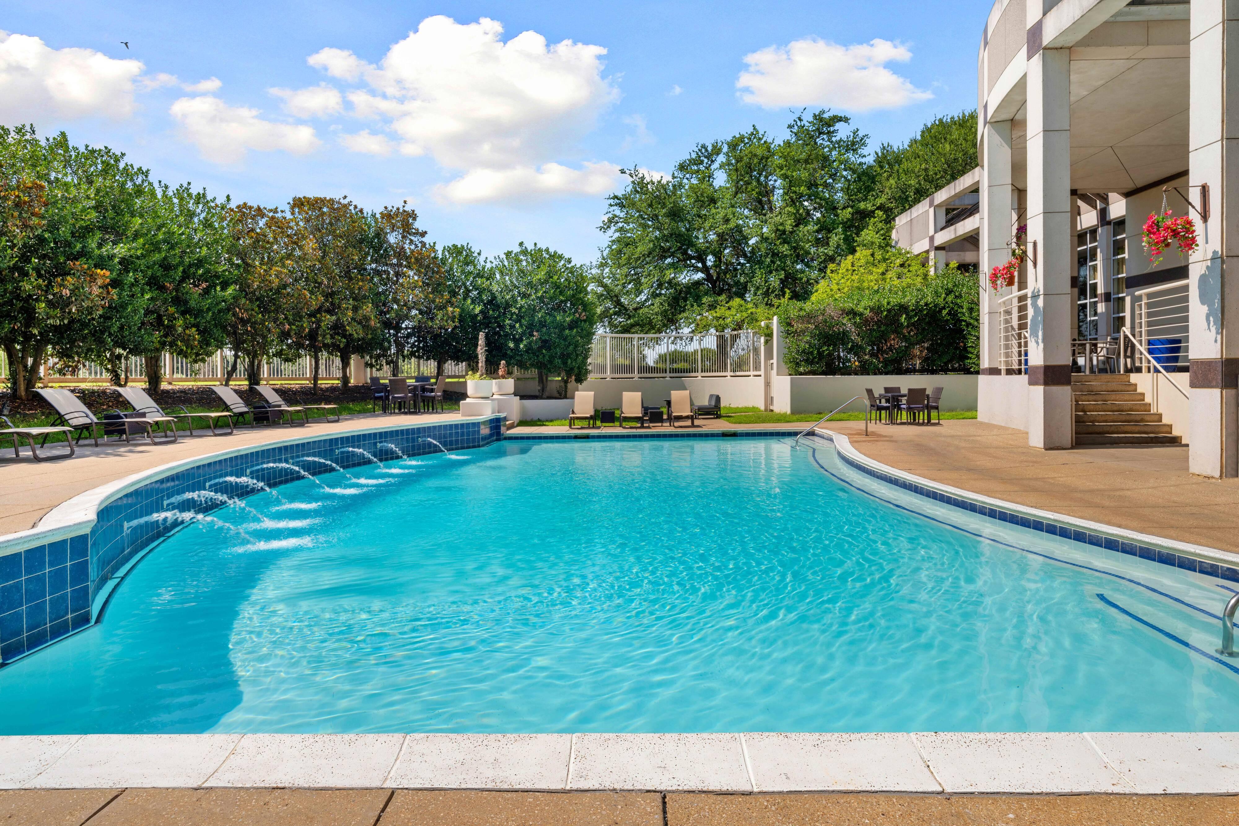 Renaissance Dallas North Hotel Farmers Branch Dış mekan fotoğraf